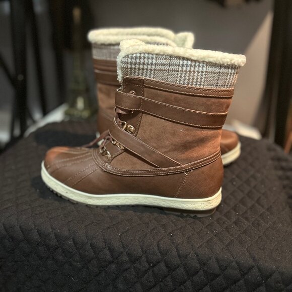 Axelle Women's Winter Hiking, Mid-Calf Boots - Waterproof, Non-Slip Sole. - Picture 3 of 5